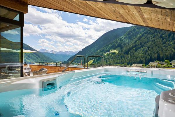 selena-lodge-bolzano-beyond-the-magazine