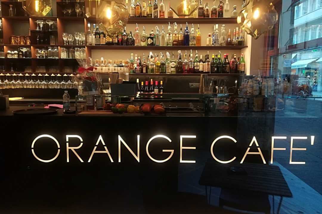 Orange cafè -Beyond the Magazine