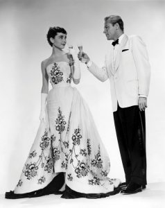 Audrey-Hepburn-William-Holden-sul-set-di-Sabrina-1954