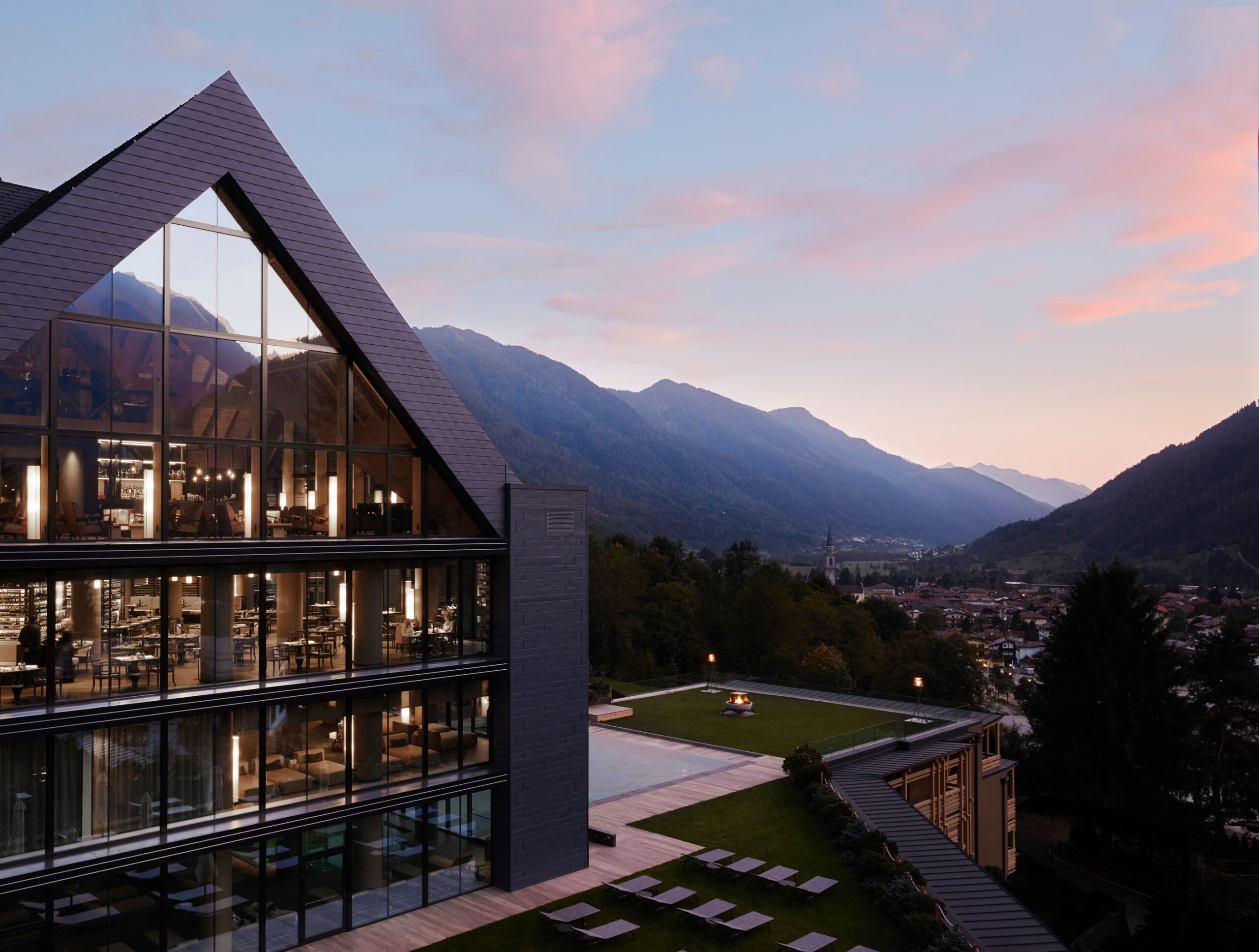 Vista-Tramonto-Dolomiti-Hotel-Beyond-the-Magazine