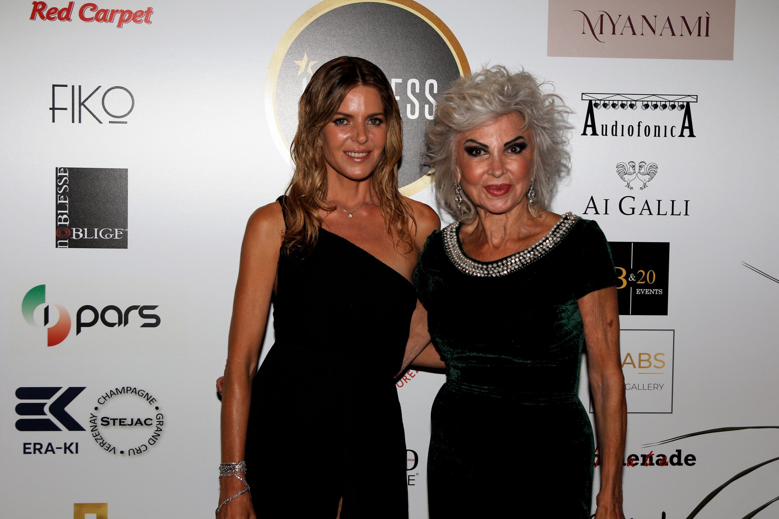 Cesarina Ferruzzi e Eleonora Bellini durante l'evento Charity Cocktail Gala by ISuccess