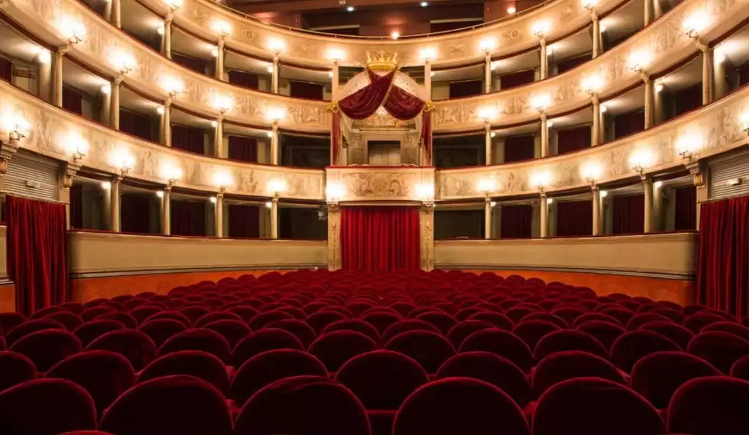 Teatro del Giglio accoglie il nuovo anno con Nessun Dorma, dirige Andrea Colombini, articolo su Beyond the Magazine