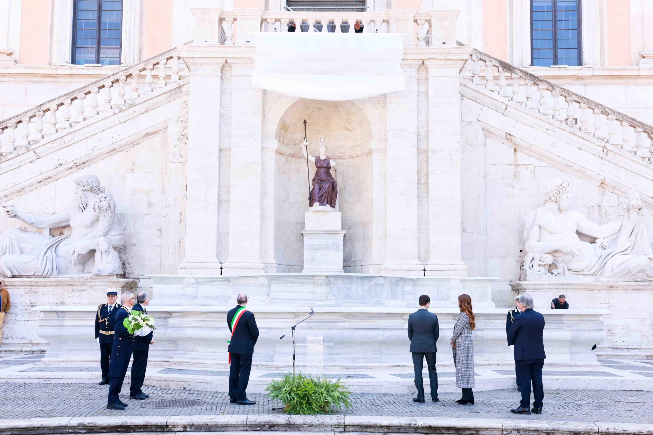 L’intervento alla fontanta della Dea Roma è stato realizzato grazie all’atto di mecenatismo di Biagiotti Group e Intesa Sanpaolo