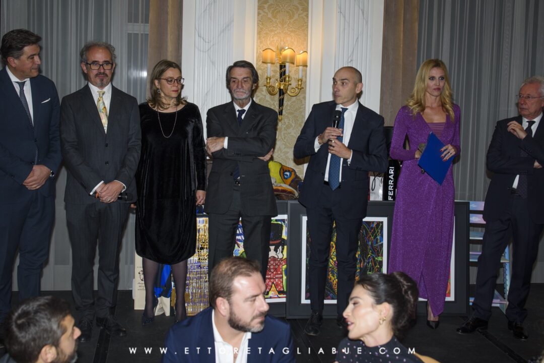 Ospiti durante la cena di gala benefica della Fondazione De Marchi, articolo su Beyond the Magazine