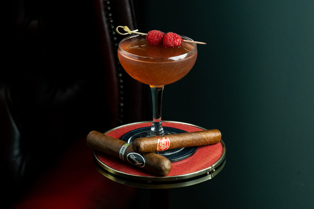 Hotel De' Ricci e l'esclusiva Cigar Lounge, a Roma, articolo su Beyond the Magazine