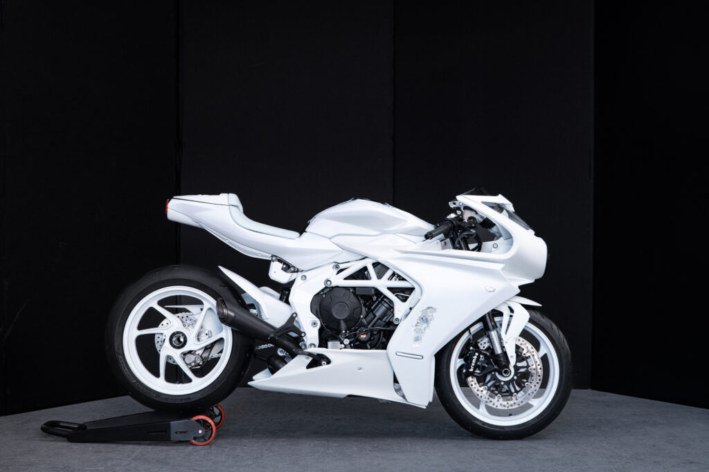 Superveloce Arsham, Daniel Arsham, MV Augusta Collaborazione, articolo su Beyond the Magazine