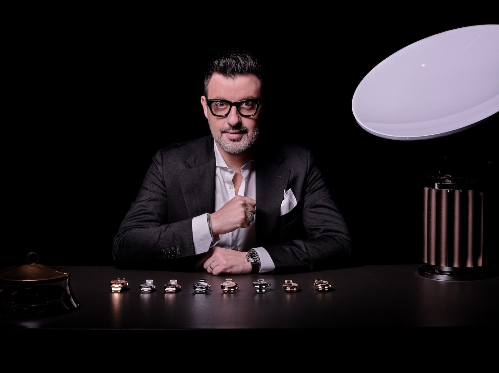 Roberto Verde, Goldfingers, articolo su Beyond the Magazine