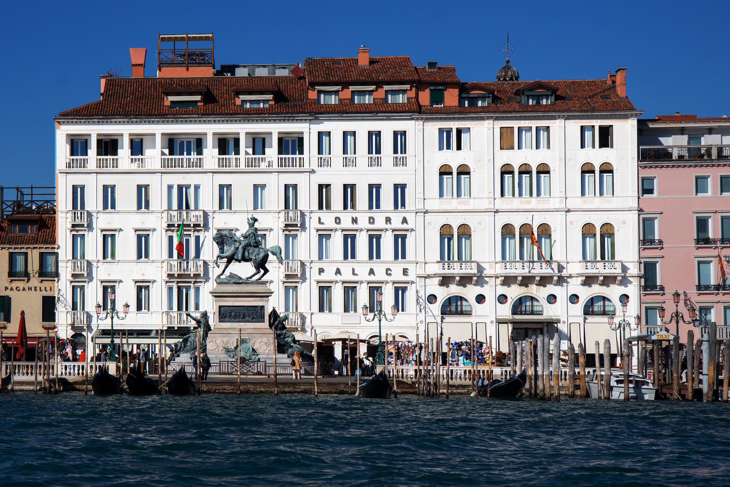 Londra Palace Venezia, articolo su Beyond the Magazine