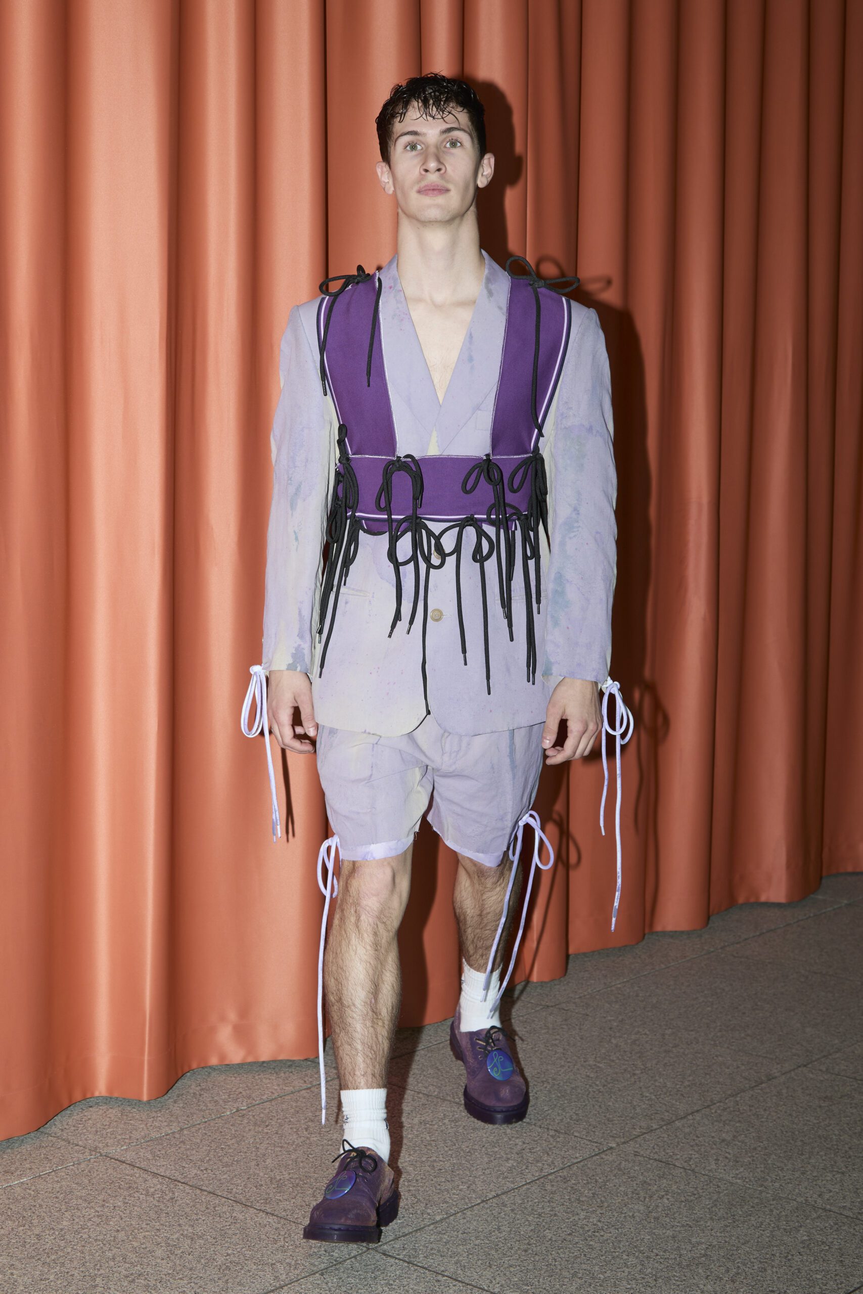 Simon Cracker SS25, una questione di principio, articolo su Beyond the Magazine