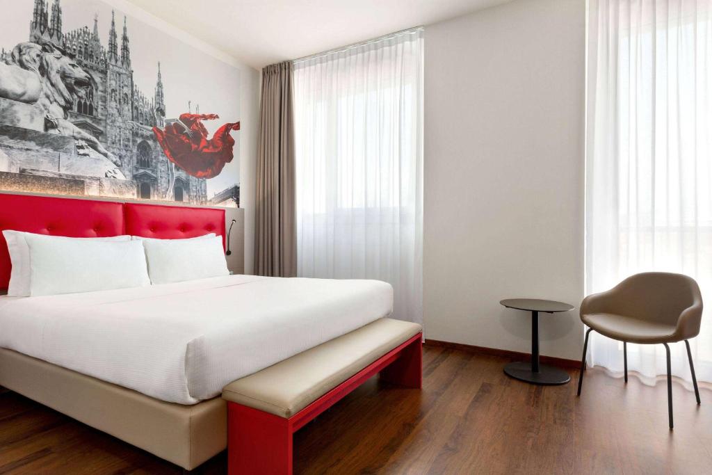Quadri, Hotel Rooms, Amedia Hotel, articolo su Beyond the Magazine