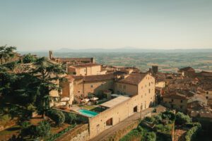 Monastero di Cortona, Articolo su Beyond the Magazine