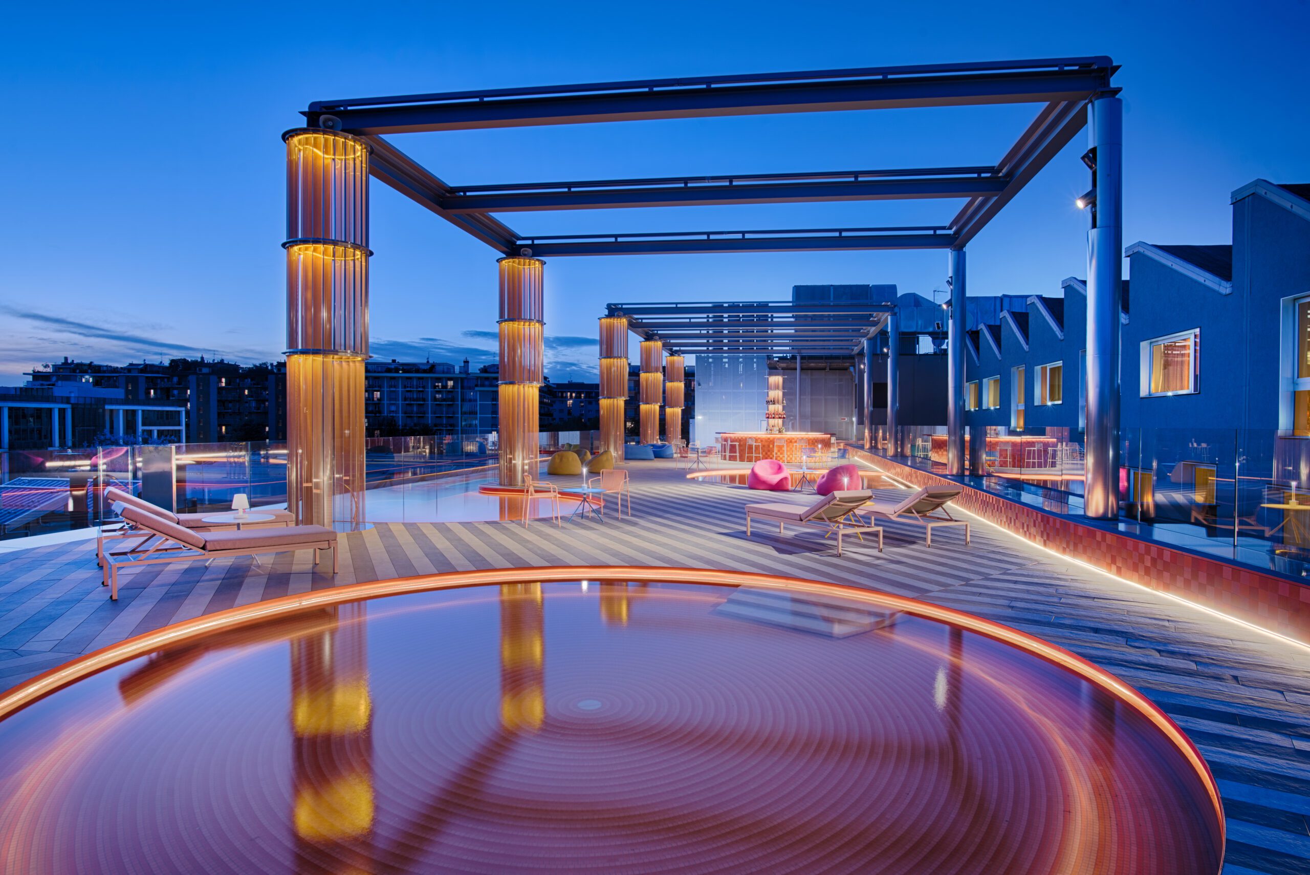 Myrtha Pools, articolo su beyond the magazine, acqua