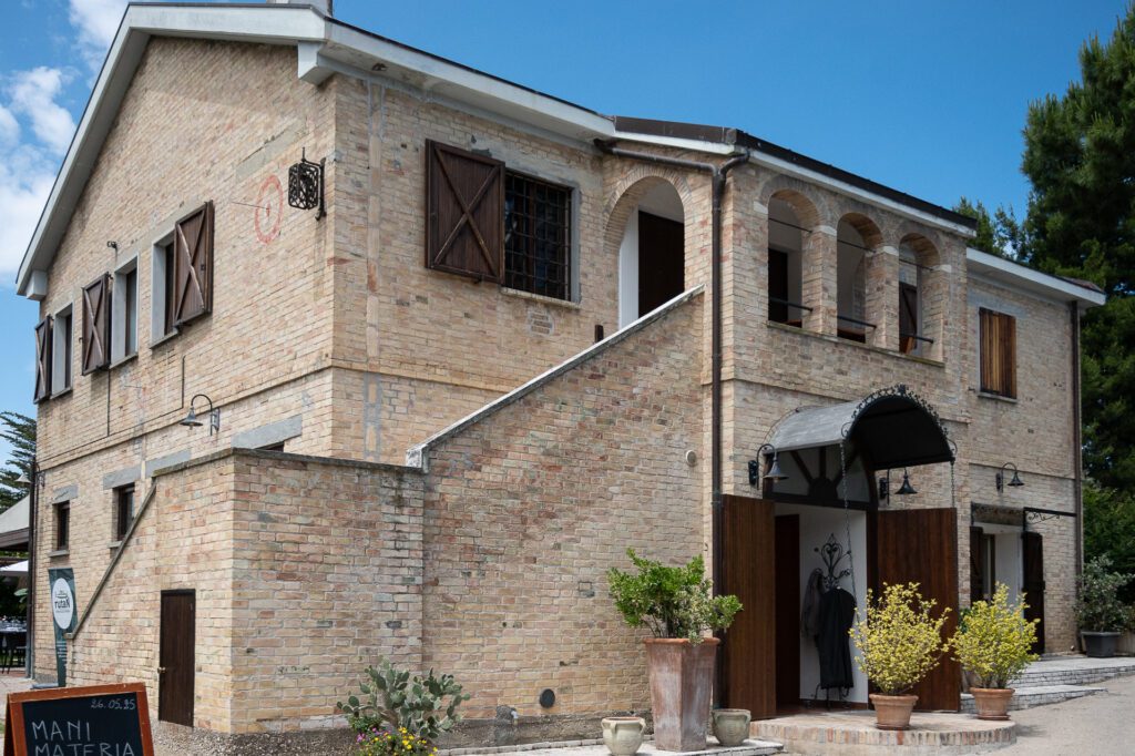 RutaN, Eccellenza Italiana, articolo su Beyond the Magazine