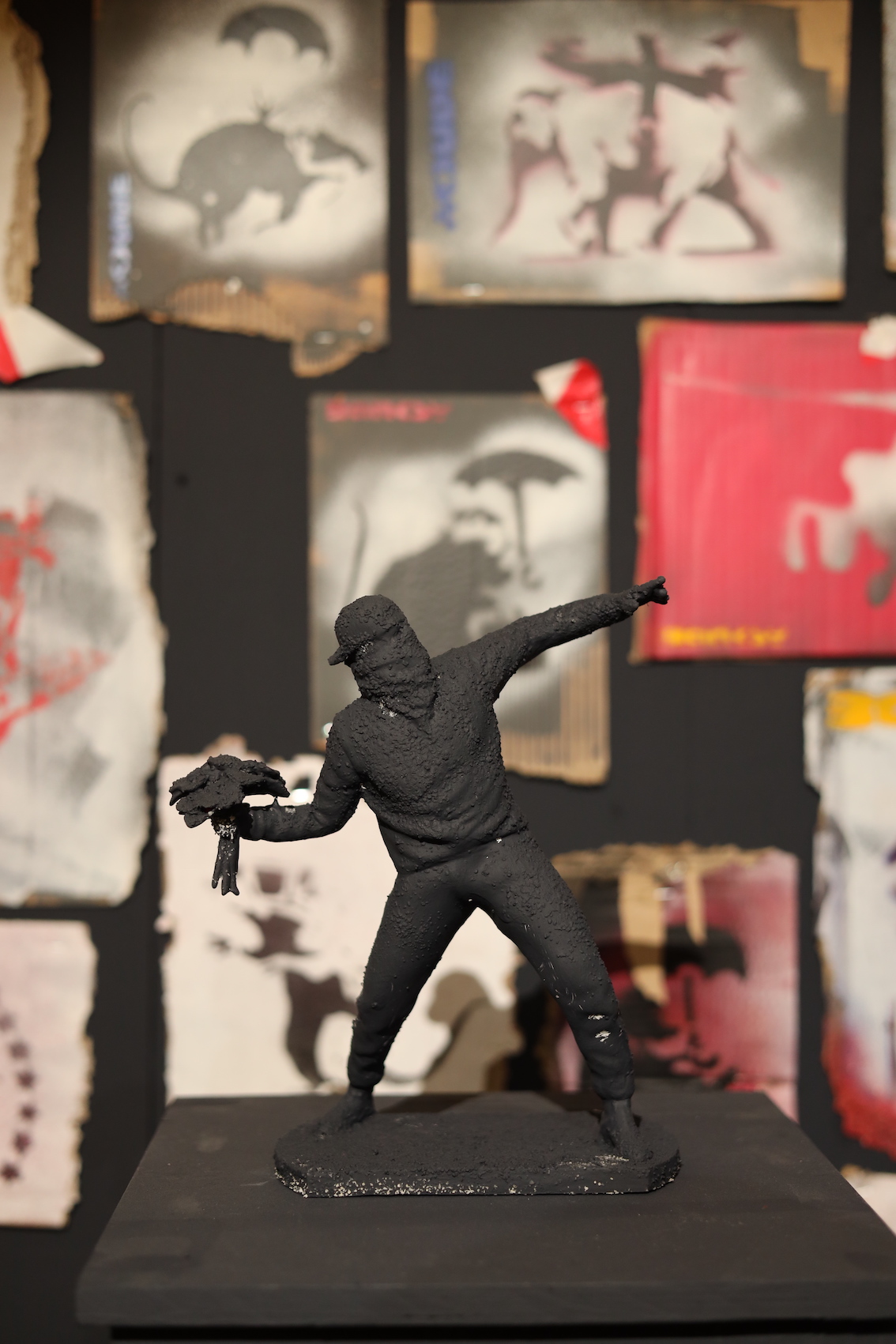 Banksy Torino, Mostra, articolo su Beyond the Magazine